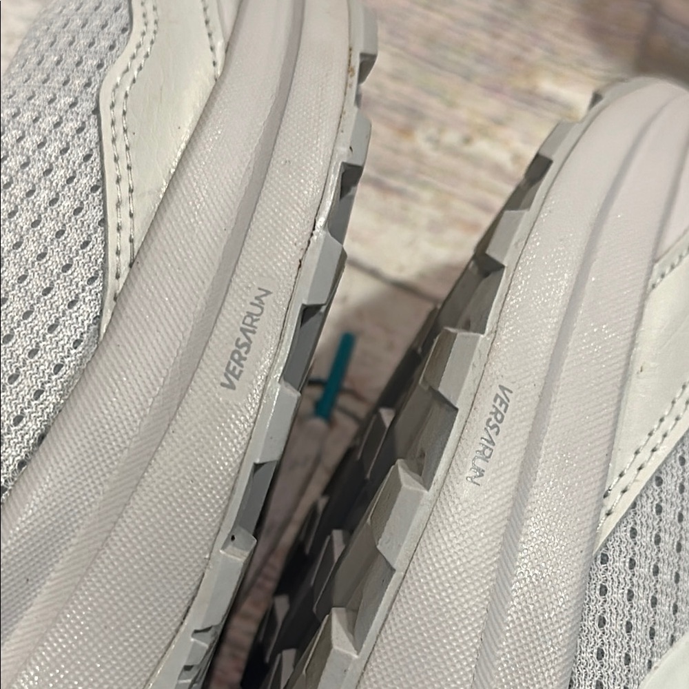 Saucony Sz 9.5 Gray Sneakers with Breathable Mesh and Cushioned Sole • NEW! - Picture 9 of 13
